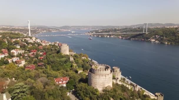 Rumelihisari även känd som Rumelian Castle från Istanbul Bosporen — Stockvideo