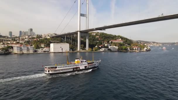 Barco ferry Puente de Estambul — Vídeos de Stock