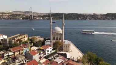 İslami cami insansız hava aracı atışı