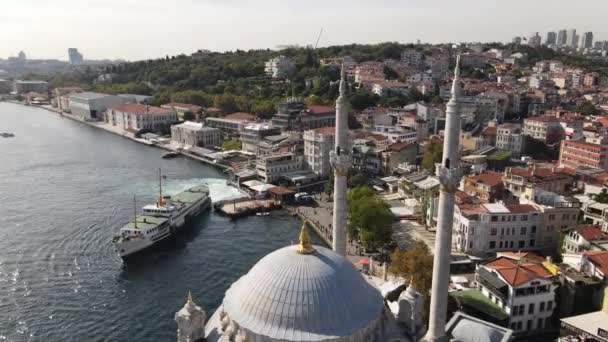 Вид с воздуха на мечеть Ортакой в Стамбуле — стоковое видео