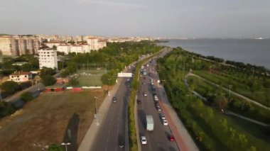 İnsansız hava aracı deniz kenarı trafiği