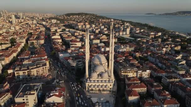 Vista aérea cidade mesquita muçulmano — Vídeo de Stock