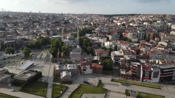 Islamitische moskee Uskudar van Istanbul Luchtfoto — Stockvideo