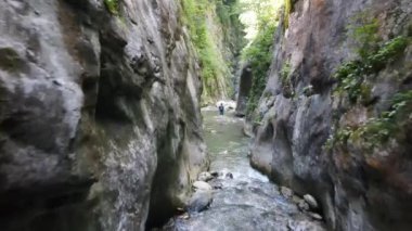 Yürüyen Kanyon Nehri