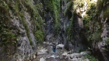 Yürüyüşlü Kanyon Nehri Hava Aracı