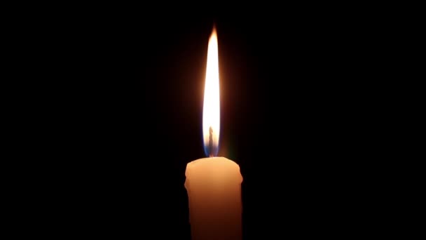 一个人烧蜡烛 — 图库视频影像