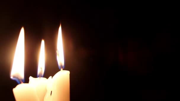 Fuego a la luz de las velas con agujero de texto — Vídeo de stock