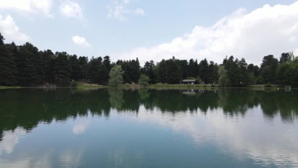 Lake Reflection Park Drohnenflug — Stockvideo