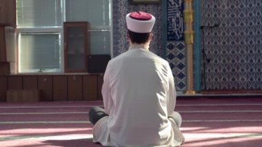 Yalnız Dua eden Cami
