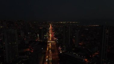 Hava gece yolları trafiği