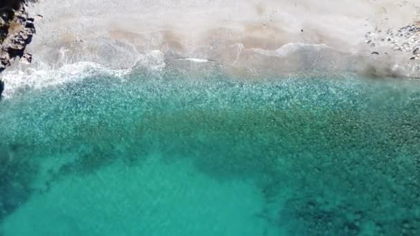 Drone vista onde blu Mar Mediterraneo — Video Stock