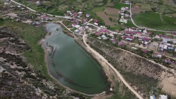 호수 마을의해 안 — 비디오