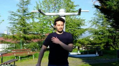 Genç adam sporu
