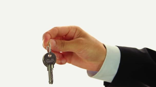 Empresário entregando chaves de casa — Vídeo de Stock