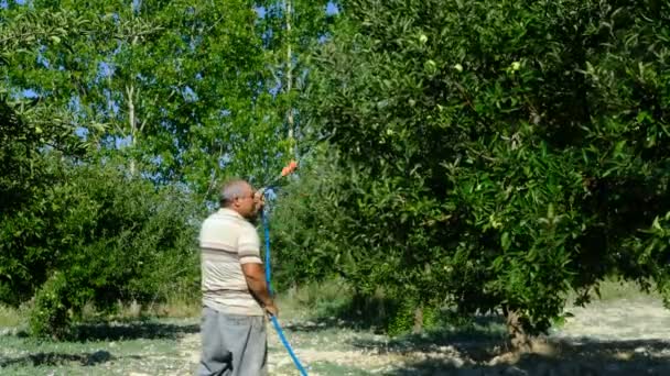 Viejo pulveriza jardín de la medicina — Vídeos de Stock