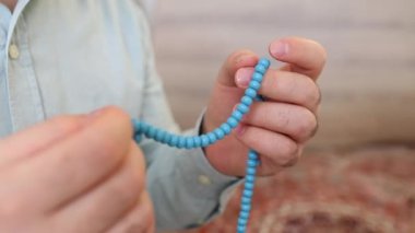 Müslüman Tespihle Dua Et