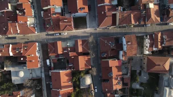 Крыши домов с видом на воздушные беспилотники — стоковое видео