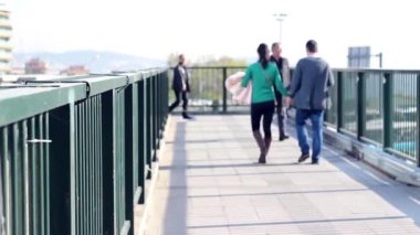 Sitanbul 'da yaya köprüsünü geçenler