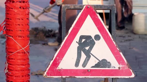 Equipo de trabajadores en la calle — Vídeo de stock