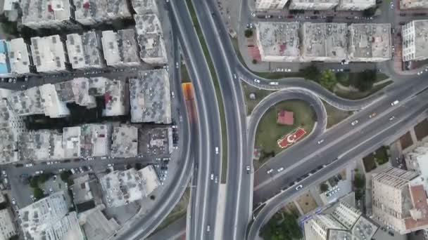 Stadtverkehr aus der Luft — Stockvideo