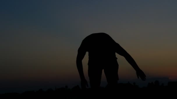 Вправи з підігрівом силует молодий чоловік — стокове відео