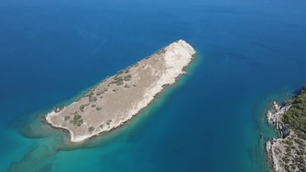 Mar isla mediterráneo dron azul — Vídeo de stock