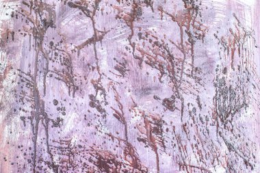 Ahşap bir yüzeye arkaplan olarak kaotik boya sıçramaları.