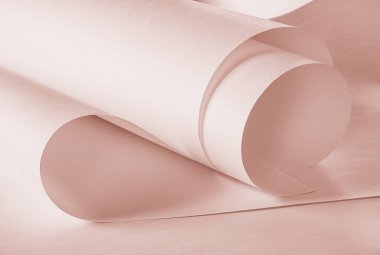 Pembe tondaki kağıdın uzun sayfaları..