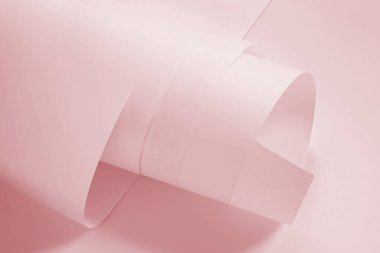 Pembe tondaki kağıdın uzun sayfaları..