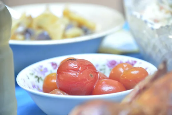 Marynowane pomidory w płycie — Zdjęcie stockowe