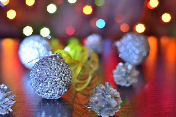Серебряный рождественский бал — стоковое фото