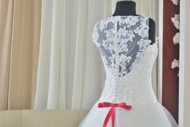 Gelinlik korse ve pembe yayla