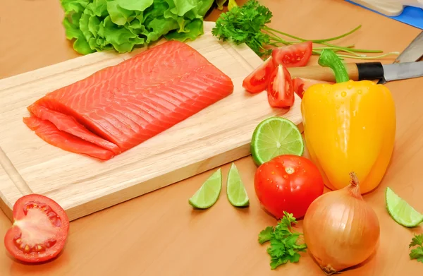 Cookery (vegetables and red fish) — Stock Photo, Image