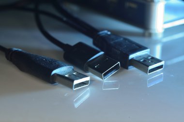 Tel üzerinde USB konektörü