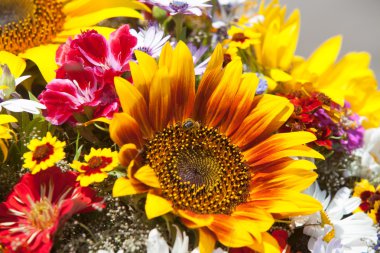 Buket çiçek aranjman hediye, çeşitli yaz Pembe çiçek demet