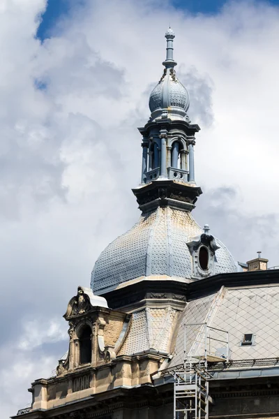 Schöne alte jugendstilgebäude in budapest, ungarisch — Stockfoto