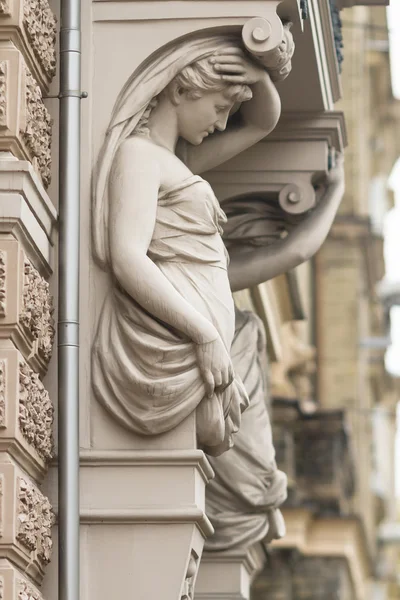 Caryatid on one of the buildings in Riga, Latvia — Stock Photo, Image