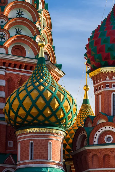 St. Basil's Cathedral in Moscow on a sunny day — Stock Photo, Image
