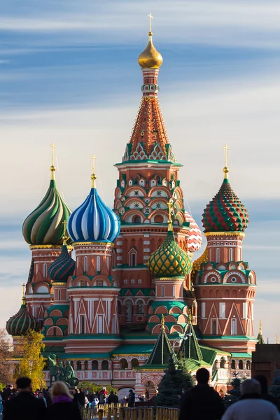 Basilikum-Kathedrale in Moskau an einem sonnigen Tag — Stockfoto