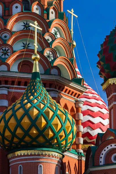 Basilikum-Kathedrale in Moskau an einem sonnigen Tag — Stockfoto