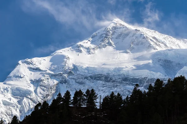 Montañas nevadas altas blancas de Nepal, región de Annapurna — Foto de Stock