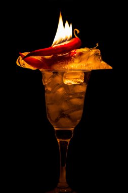 Buz üzerinde sıcak biber biber