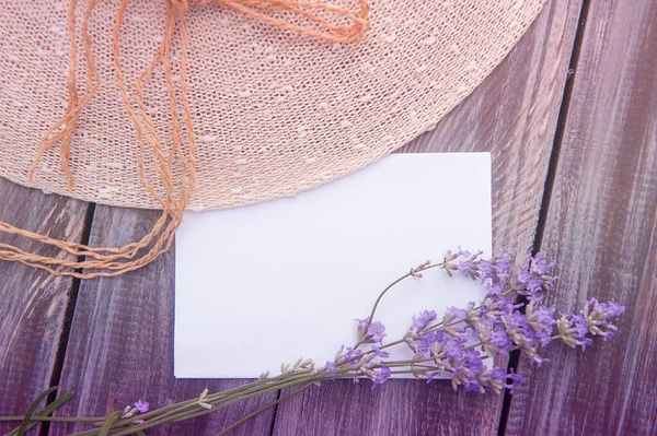 Copiar Espaço Lista Branca Com Flores Lavanda Modelo Banner Floral — Fotografia de Stock