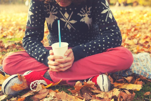 Man hands with cup of coffee, outdoor relax. — Zdjęcie stockowe