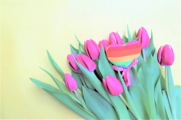 Concepto Del Día San Valentín Ramo Flores Tulipanes Rosados Corazón — Foto de Stock