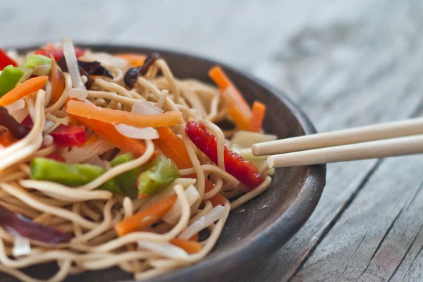 Çin noodle sebzeli. — Stok fotoğraf