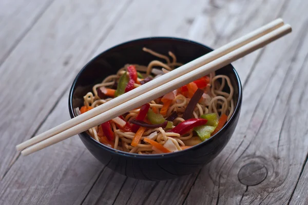 Çin noodle sebzeli — Stok fotoğraf
