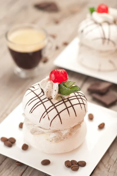 Meringue with coffee cream. — Stock Photo, Image