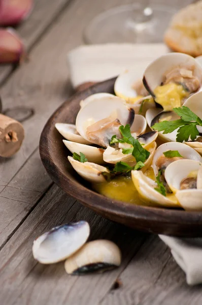 Almejas frescas de Cockle (Venus, Meretrix) con salsa de vino. Portugués —  Fotos de Stock