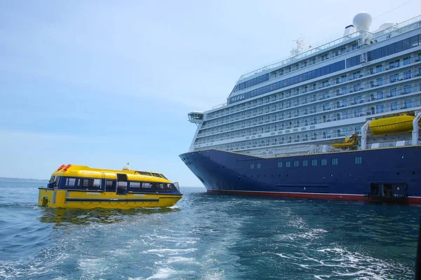 Cruise Ship Anchor Ourside Peter Port Guernsey Large Ship Blue — Stock Photo, Image